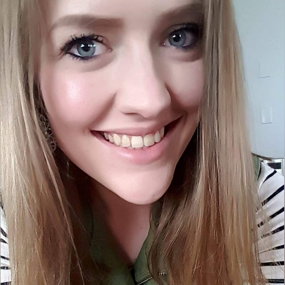 Meet your Posher, Taylor - Picture 2 of 2